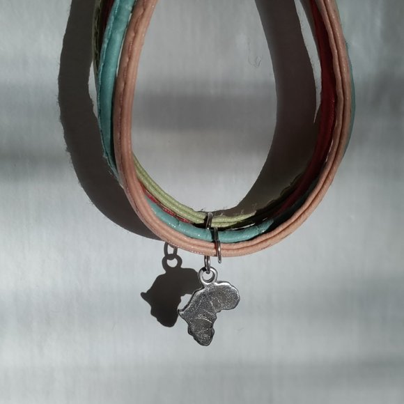 Metal Africa Bracelet - Picture 1 of 3